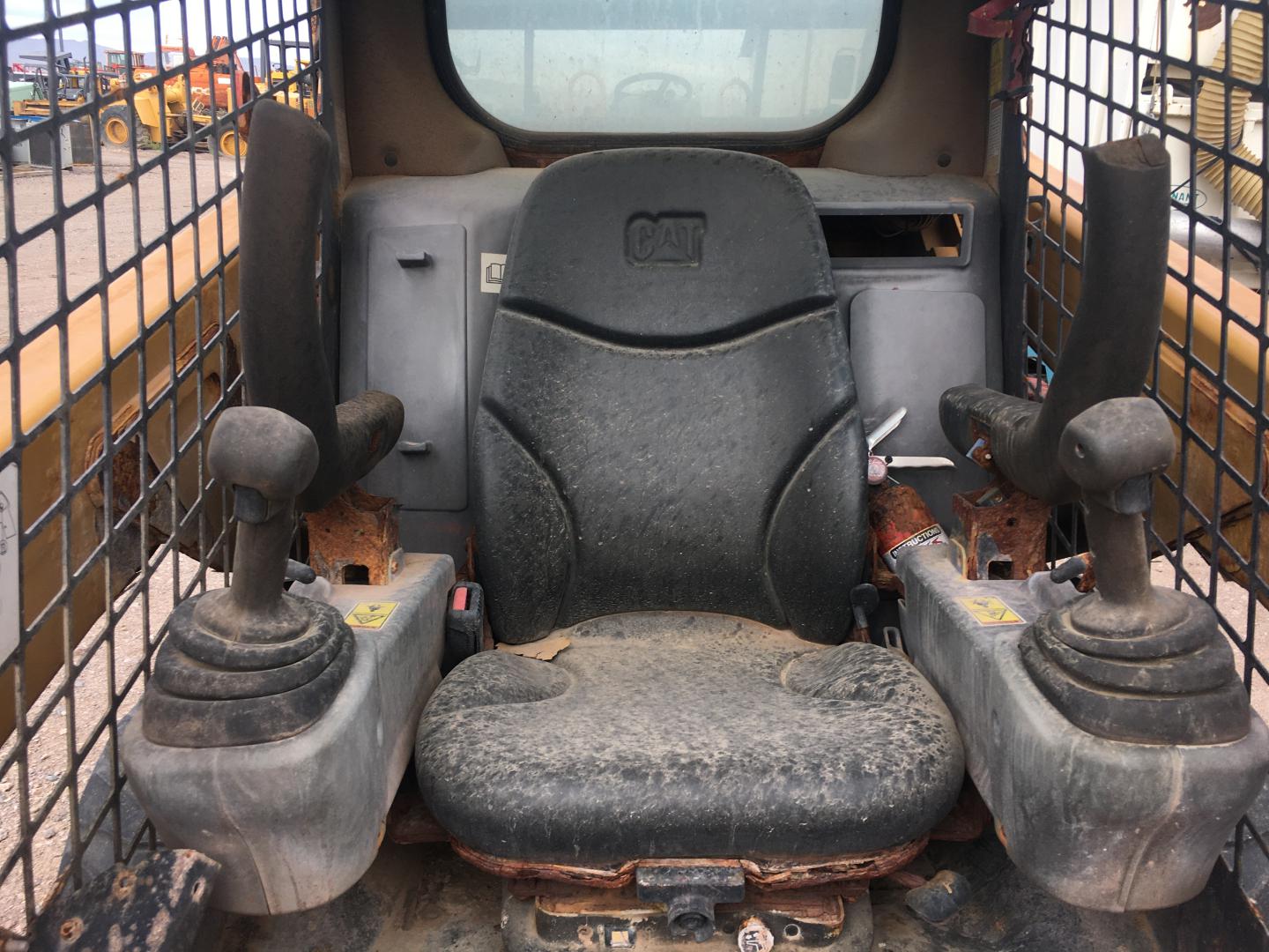 ./imagenes/INVOICE/2019/16561/MINICARGADOR CAT 242D PARA PARTES (5).JPG